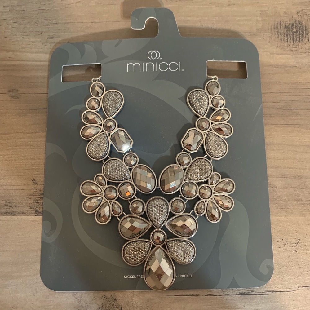 Minicci Silver cluster necklace (New)